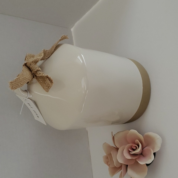 Rae Dunn 'Spring' Ceramic Birdhouse - Picture 3 of 4